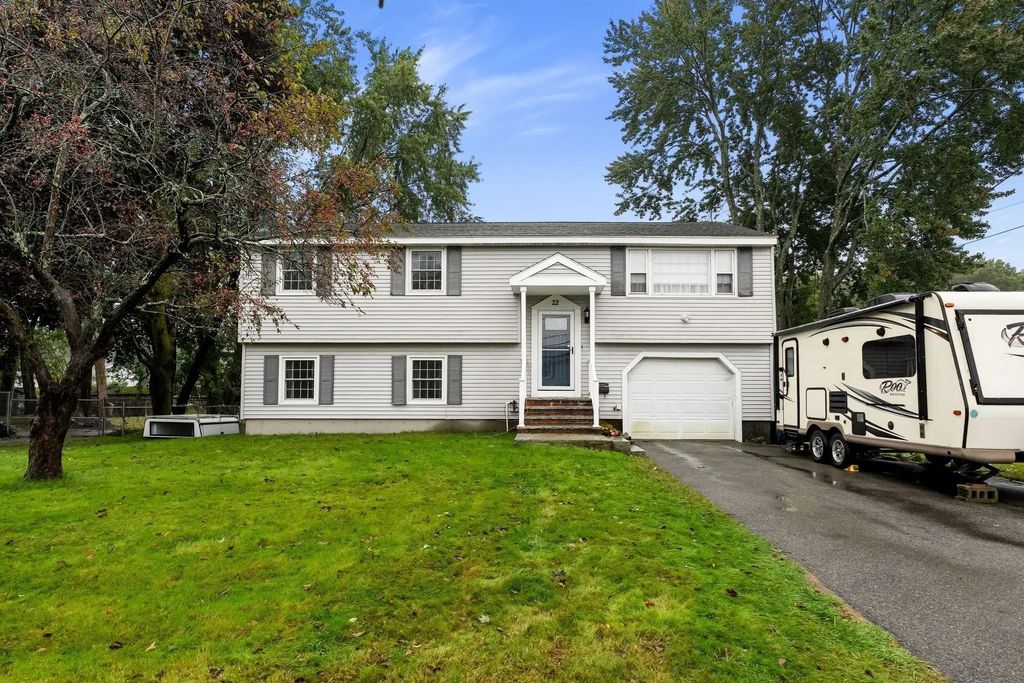 22 Crestshire Drive, Lawrence
