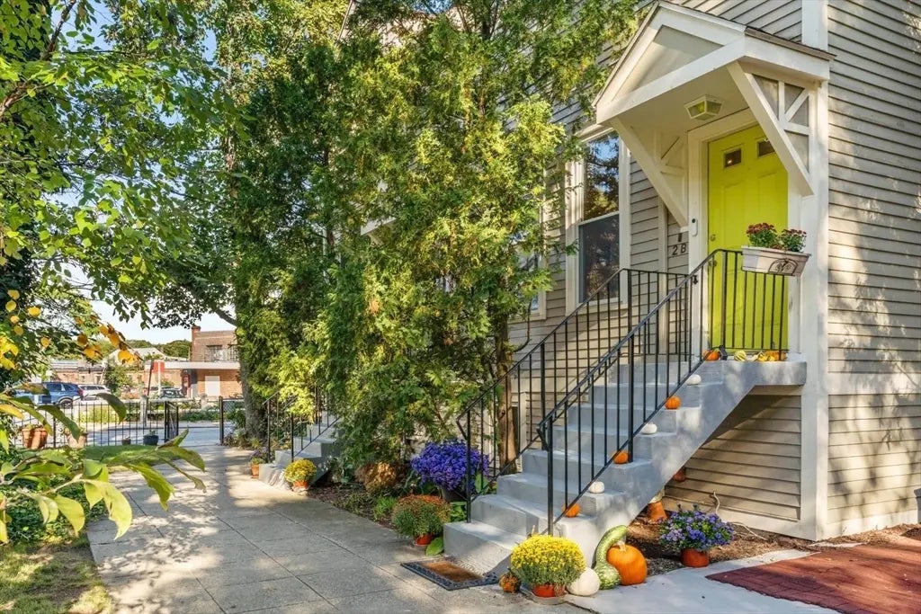 2-b Brewer St, Boston