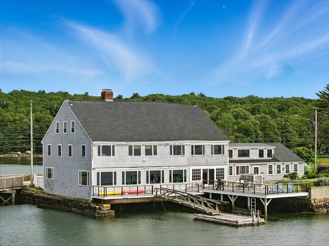 672 Washington Street, Gloucester