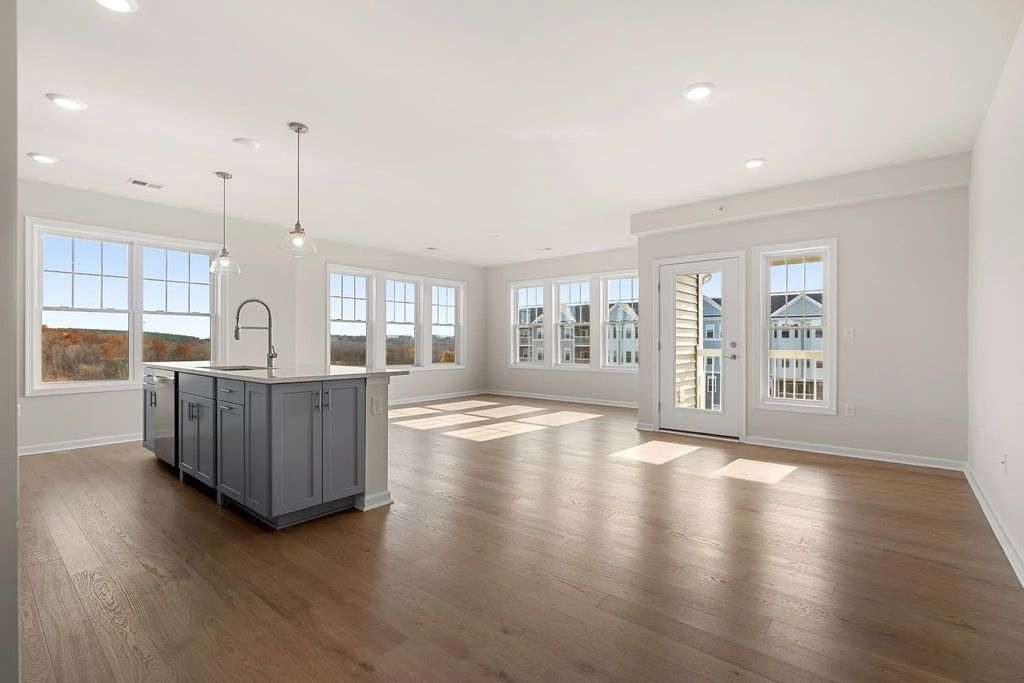 8 Peters Farm Way #206, Westborough