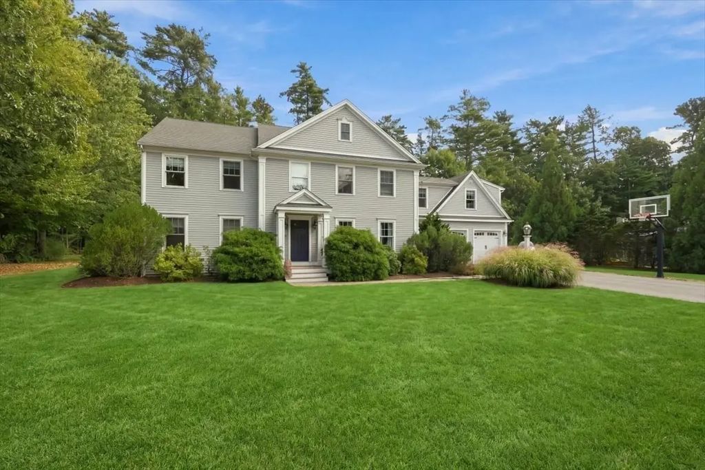 24 Whitcomb Avenue, Hingham