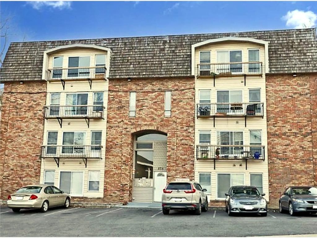 33 Prospect St #301, Fall River