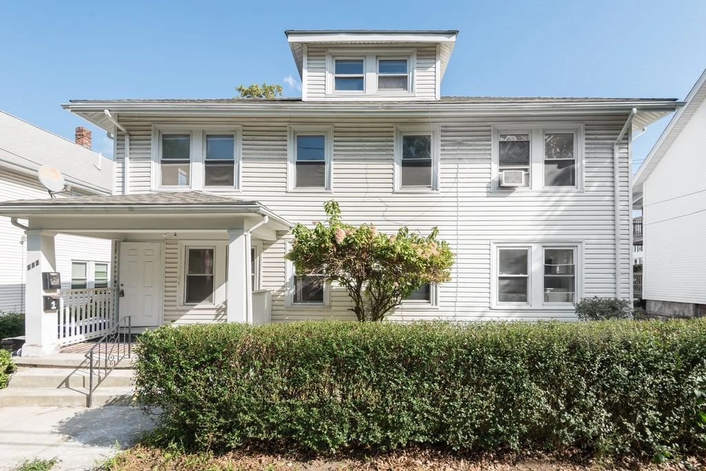 112 Brush Hill Rd, Milton