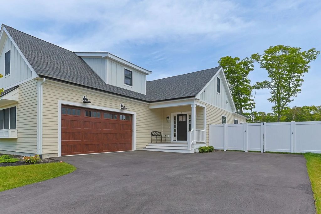 17 Josiah Path, Falmouth