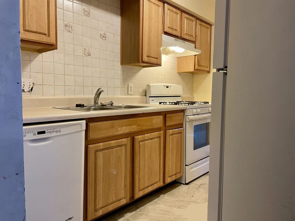 9 Irving St #1, Medford