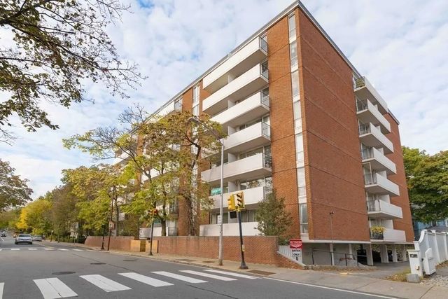 29 Concord Ave. #212, Cambridge