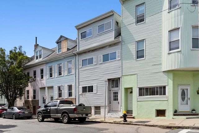 192 Lexington St, Boston