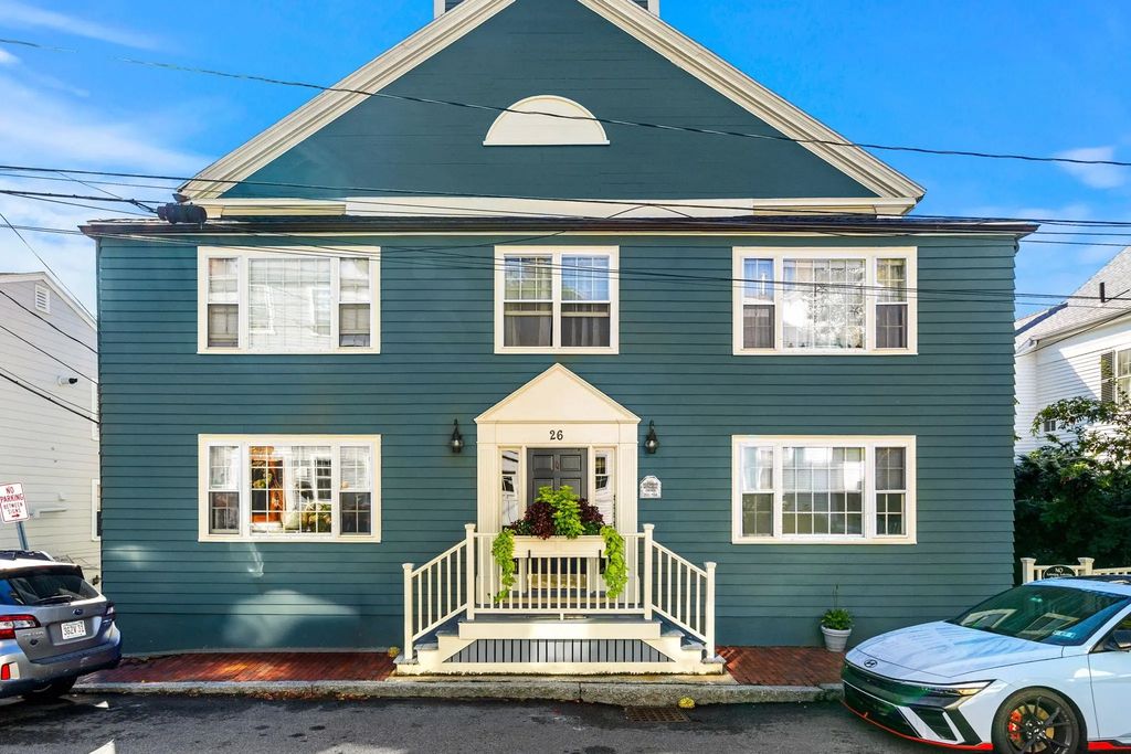 26 Summer St #5, Marblehead