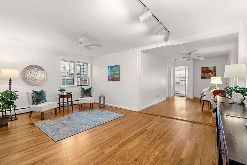 26 Summer St #5, Marblehead