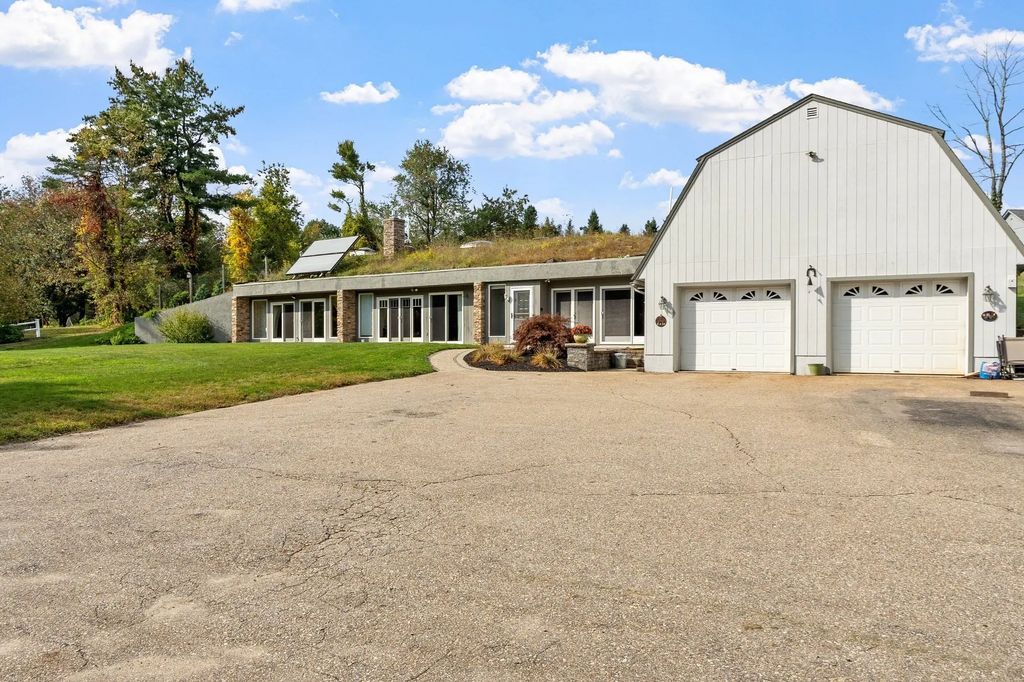 137 Princeton Rd, Sterling