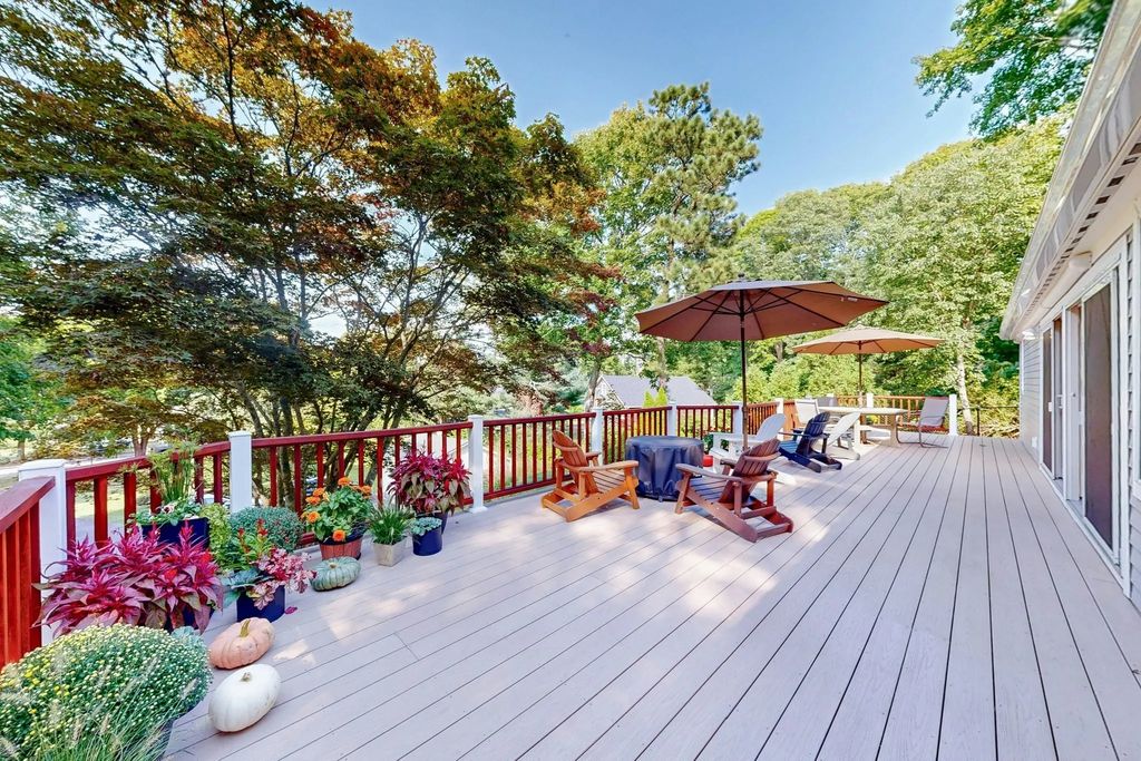401 Barlows Landing Rd, Bourne