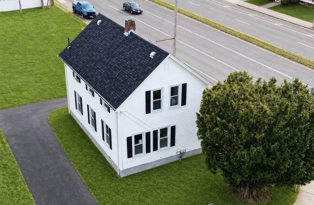 1163 New Boston Rd, Fall River