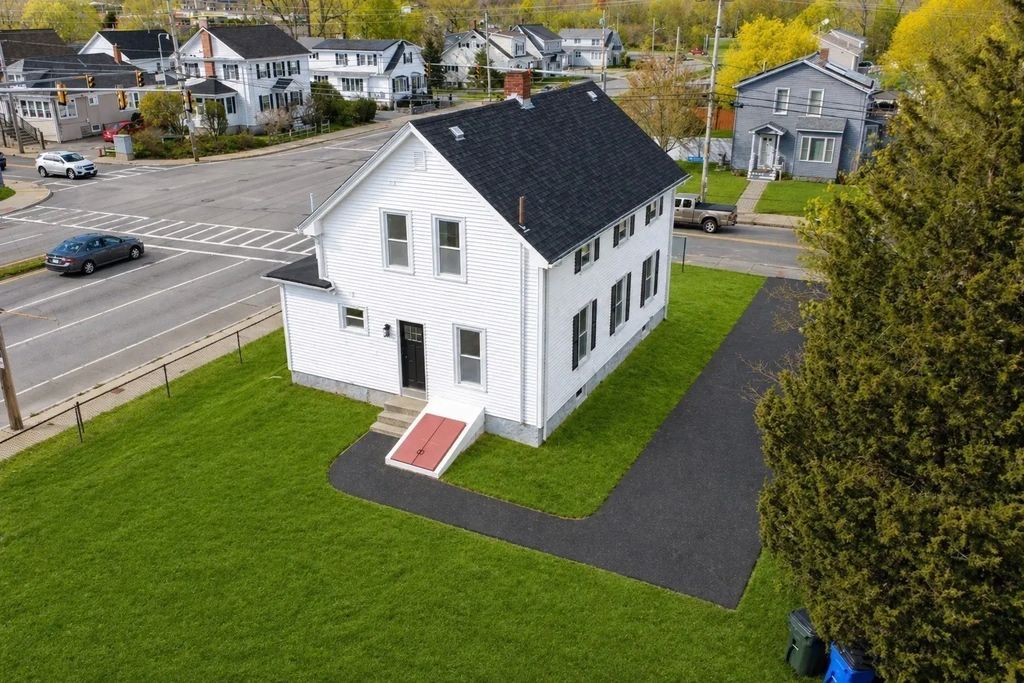 1163 New Boston Rd, Fall River