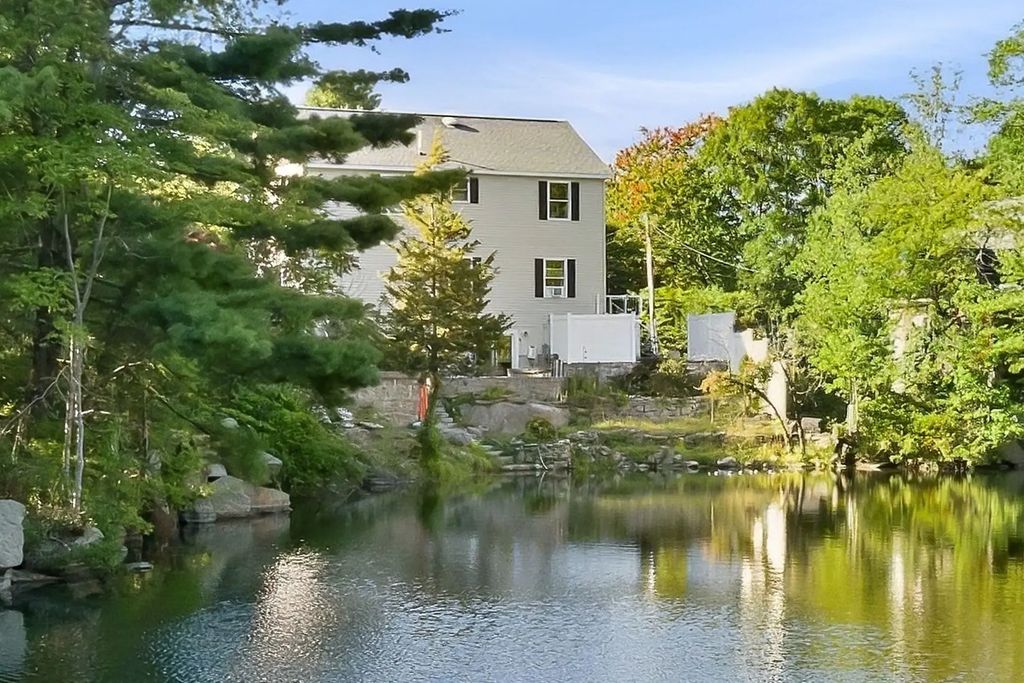 46 Leverett St #1, Gloucester