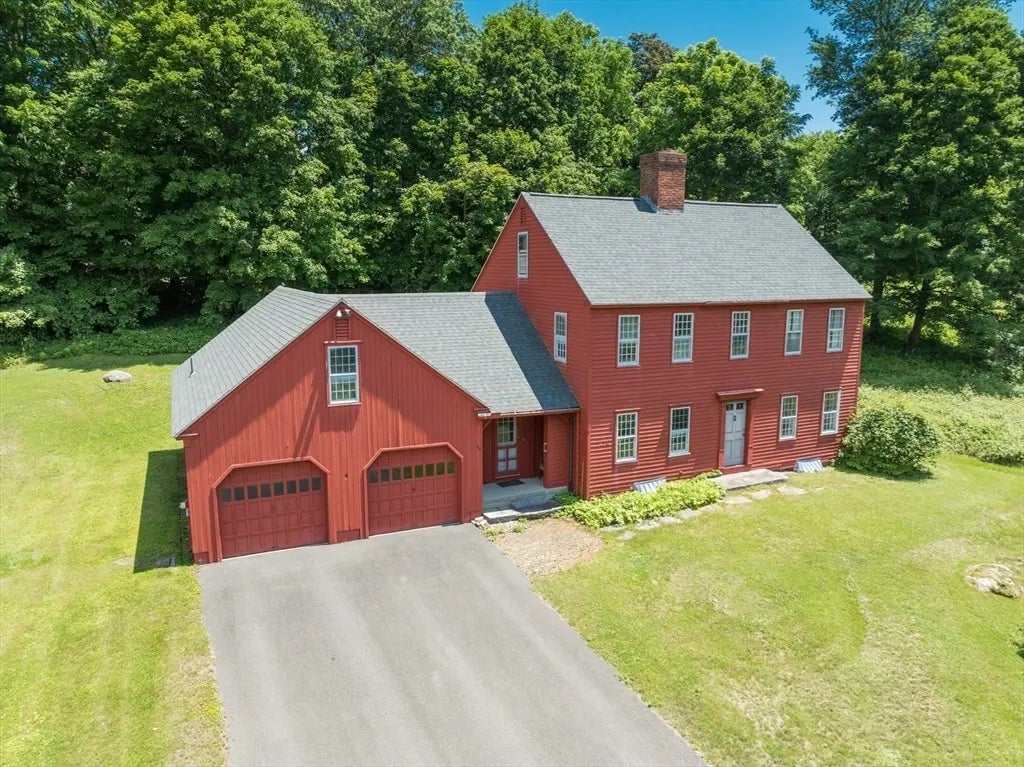 24 South Sunset Avenue, Amherst