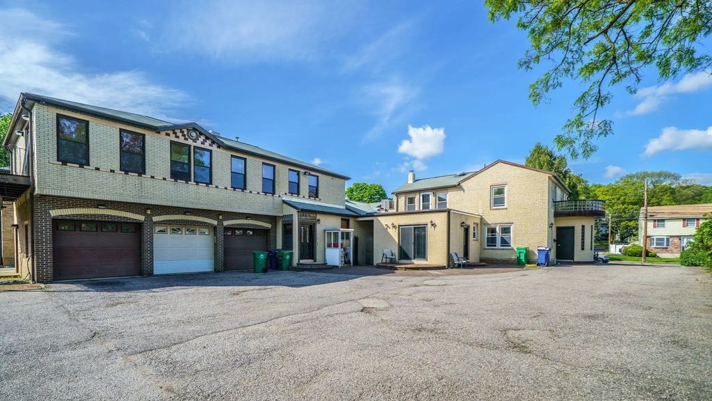 298 River St #298, Newton