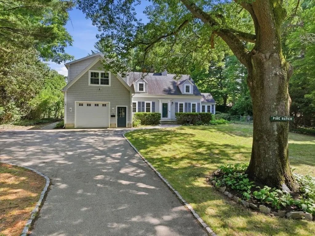 94 High St, Hingham