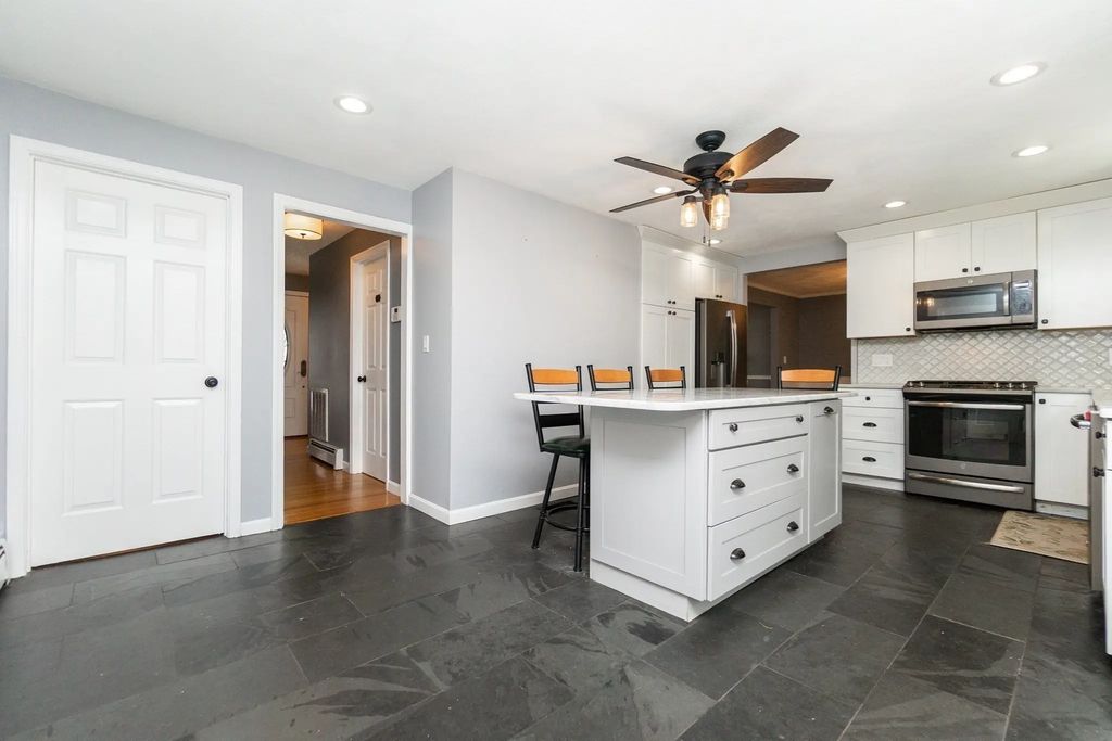 63 Bow St, Saugus