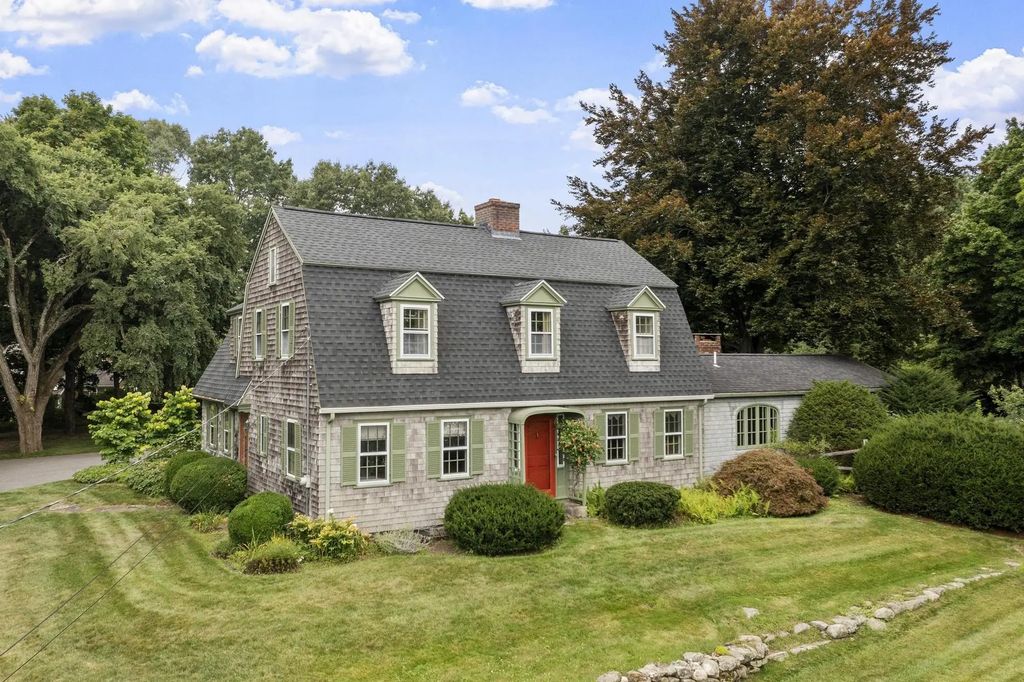 36 Haggetts Pond Rd, Andover