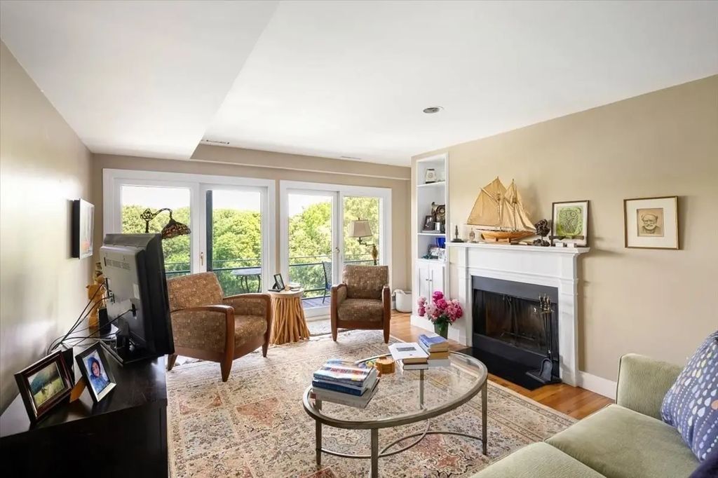 227 Summit Ave #e304, Brookline