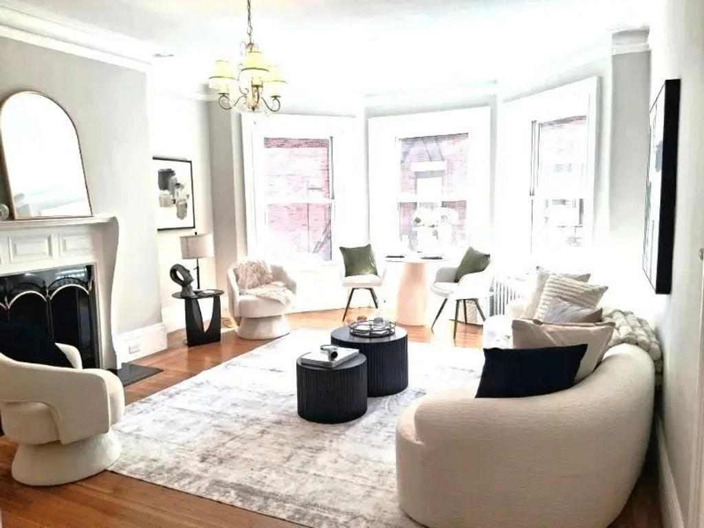 869 Beacon #5, Boston