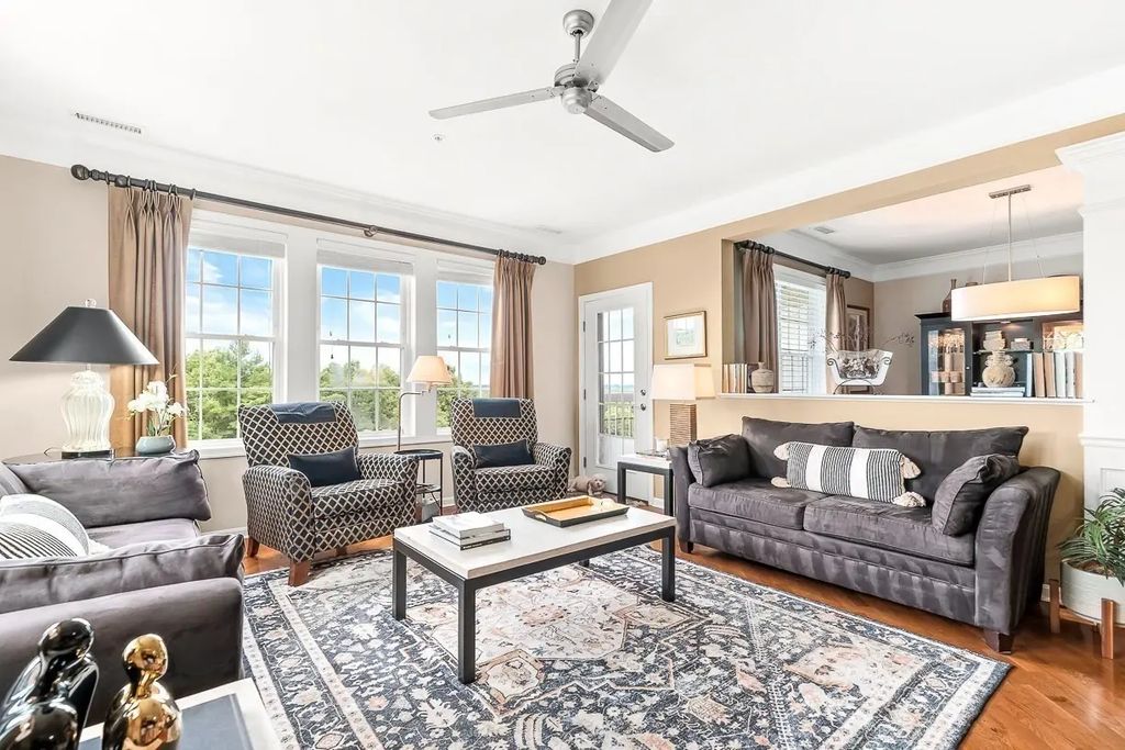 15 Morgan Dr #401, Natick