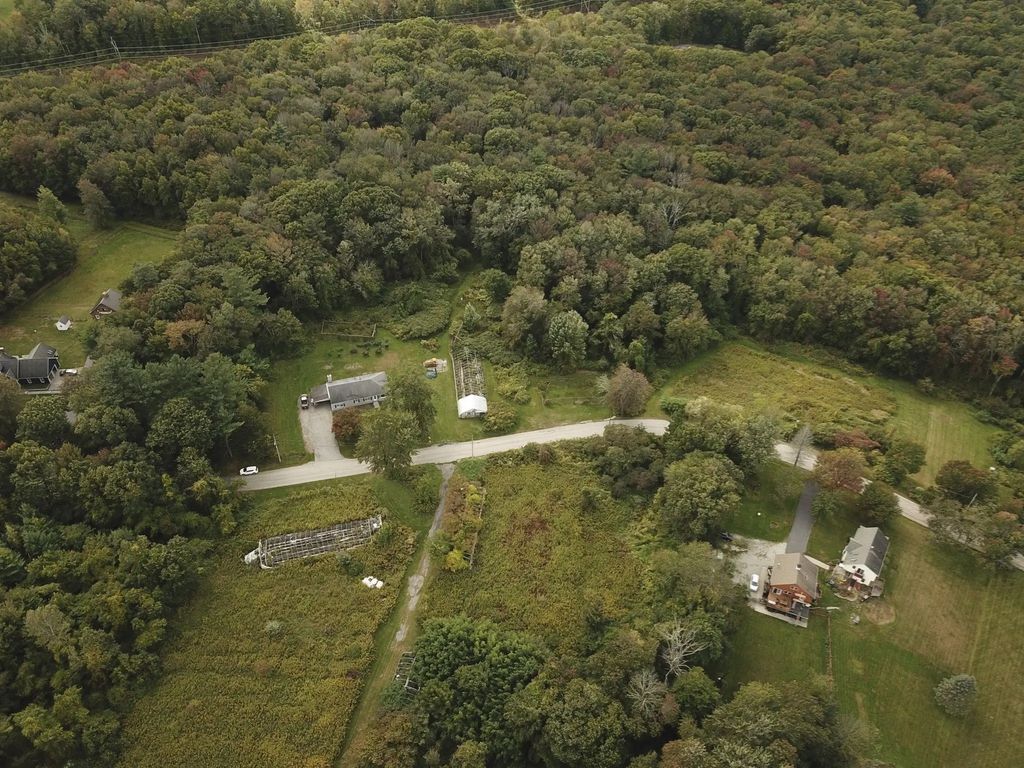 223 Federal Hill Rd, Oxford