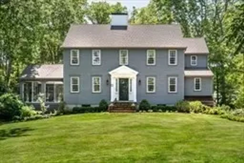 17 Haystack Lane, Cohasset
