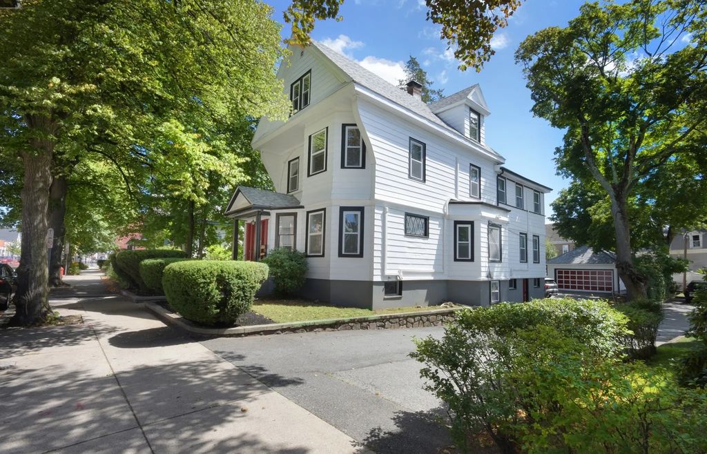 615 Salem St #1, Malden