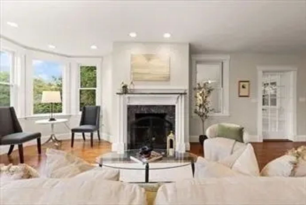 91 University Rd #2, Brookline