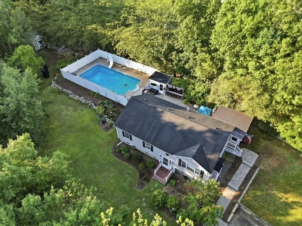 15 Old Center St, Middleboro