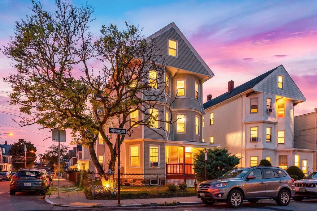 110 Murdock St, Boston