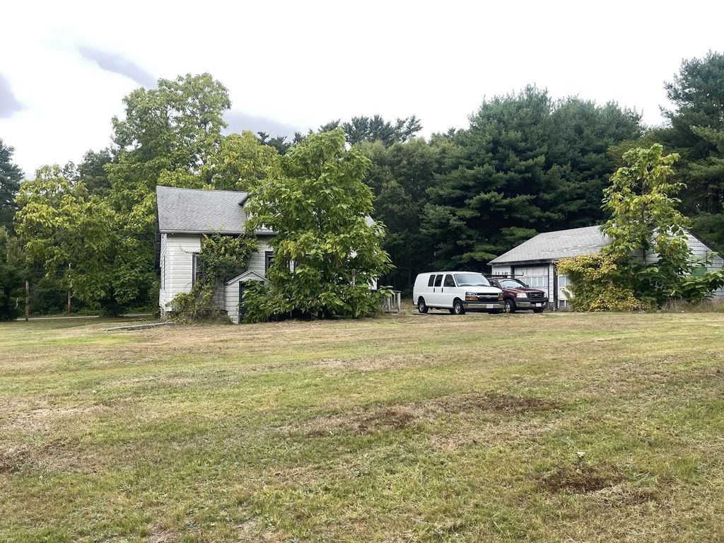 23 Taunton Street, Lakeville