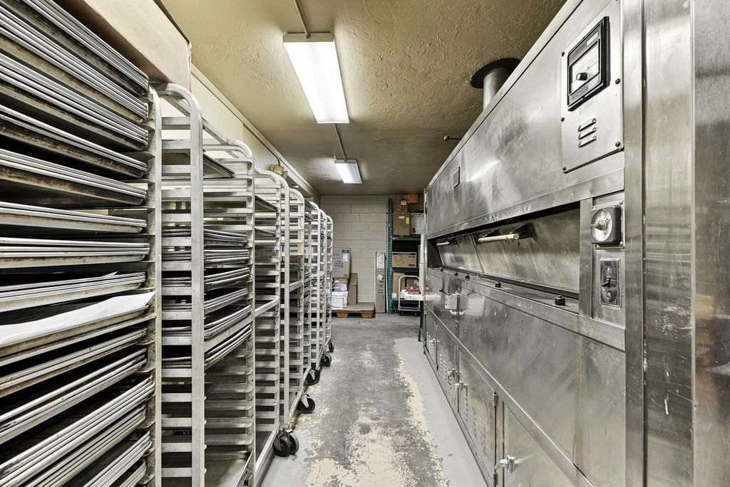 Joyce's Pies & Bakery, Leominster