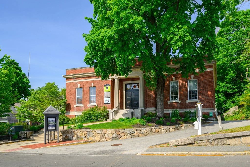 14 Main Street, Hingham
