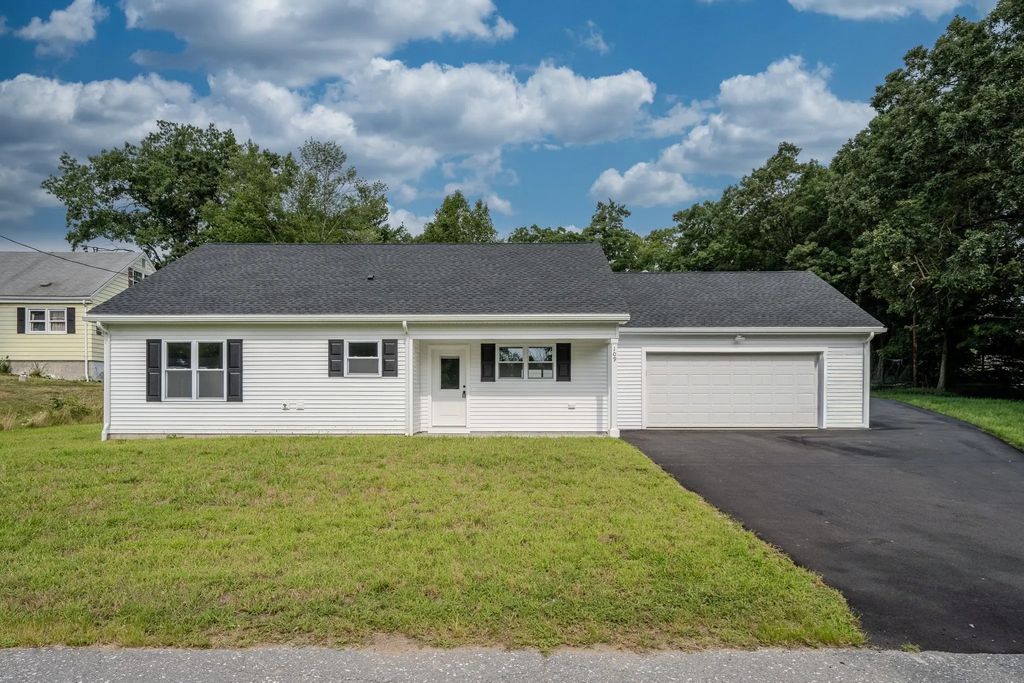 109 Navy Yard Rd, Dracut