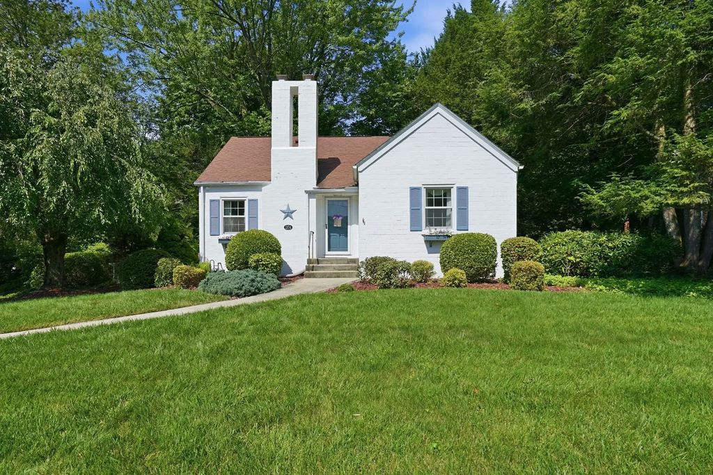 1374 Plumtree Rd, Springfield