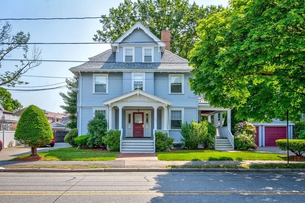 222 Lowell Ave #2, Newton