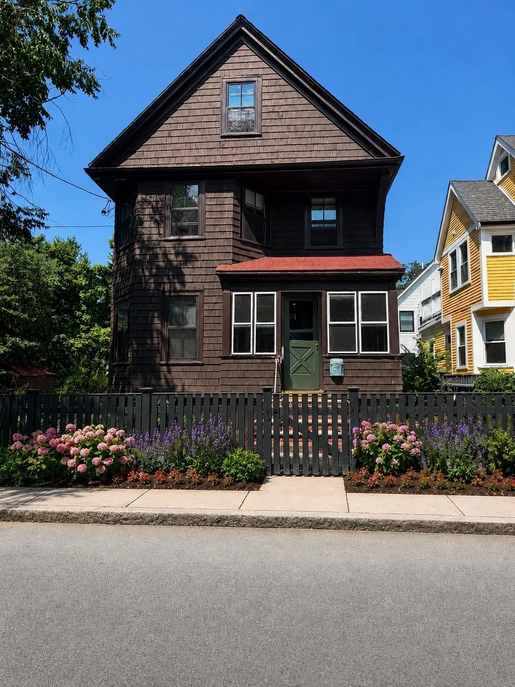 51 Washburn Avenue, Cambridge