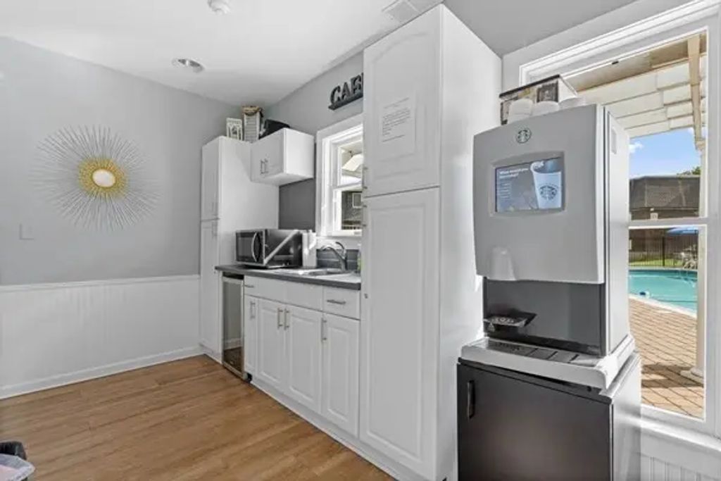 145 Essex Ave #308, Gloucester