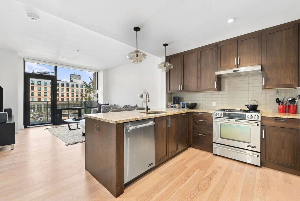 32 Traveler St #313, Boston
