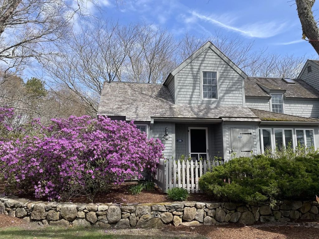 38 Brant Rock #820, Mashpee