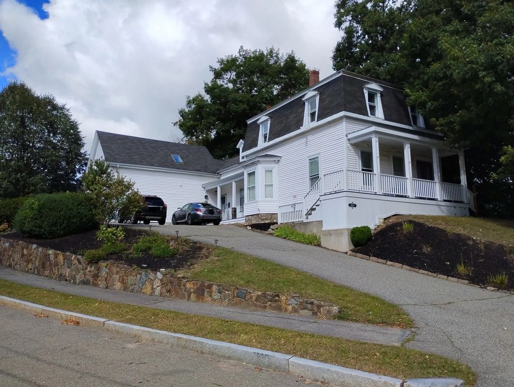 882 Main St ##2, Reading