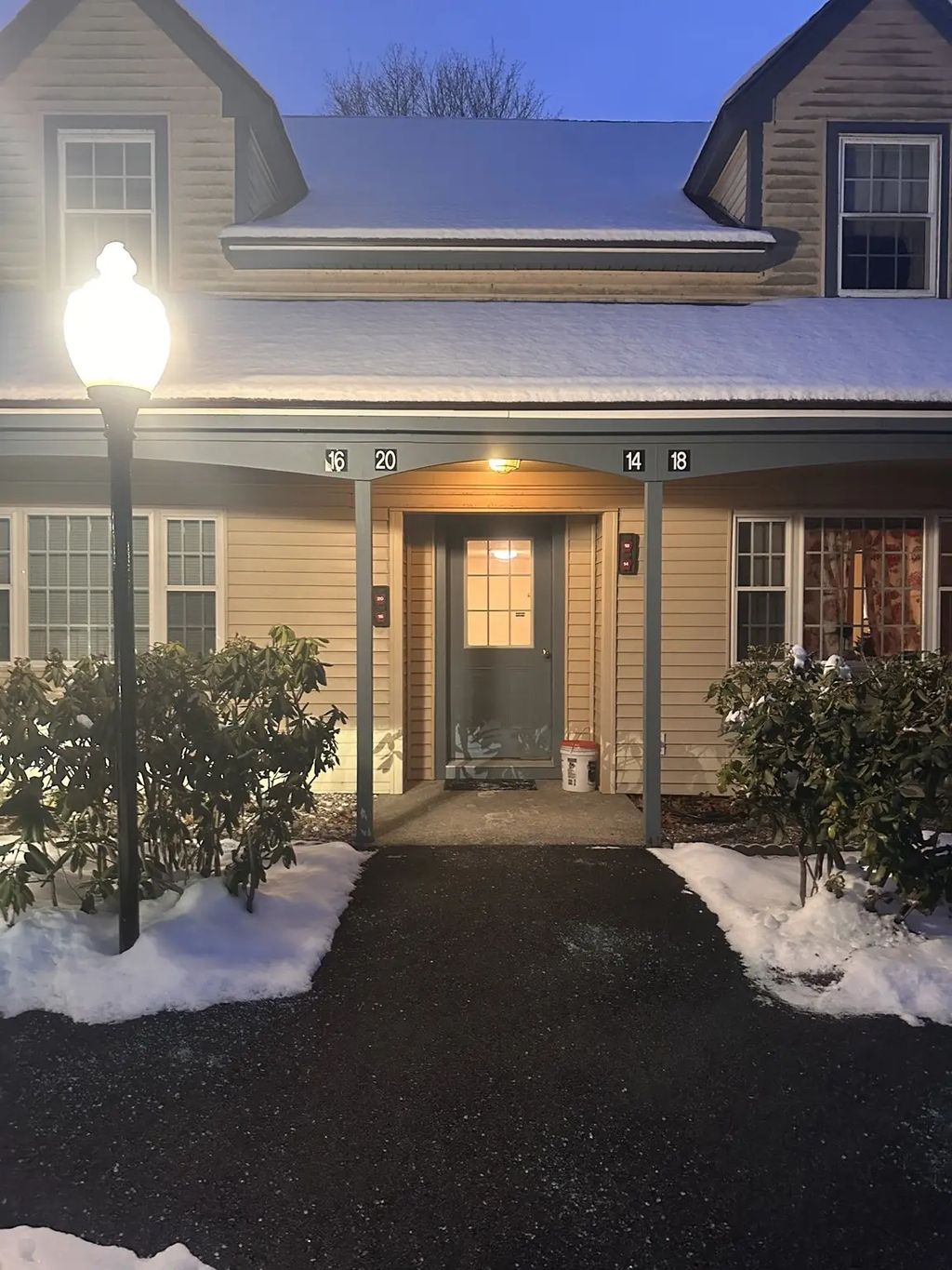 16 Kennedy Dr #16, Chelmsford