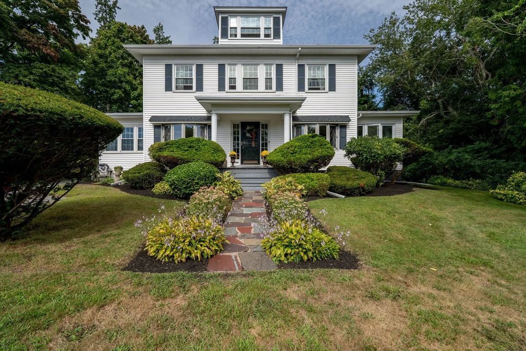 55 Akin St, Fairhaven