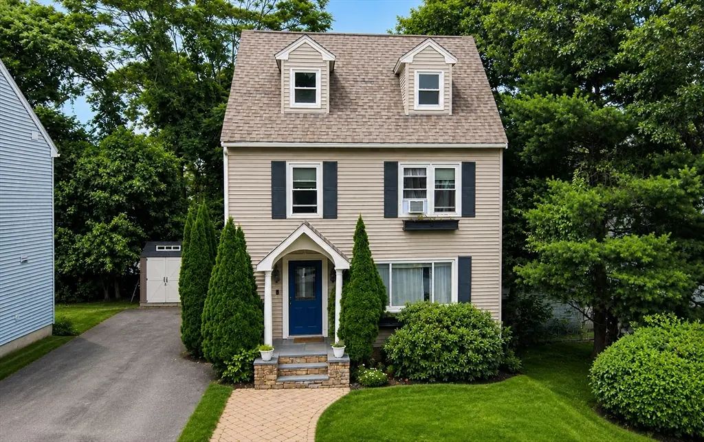 14 Loyola Cir, Boston