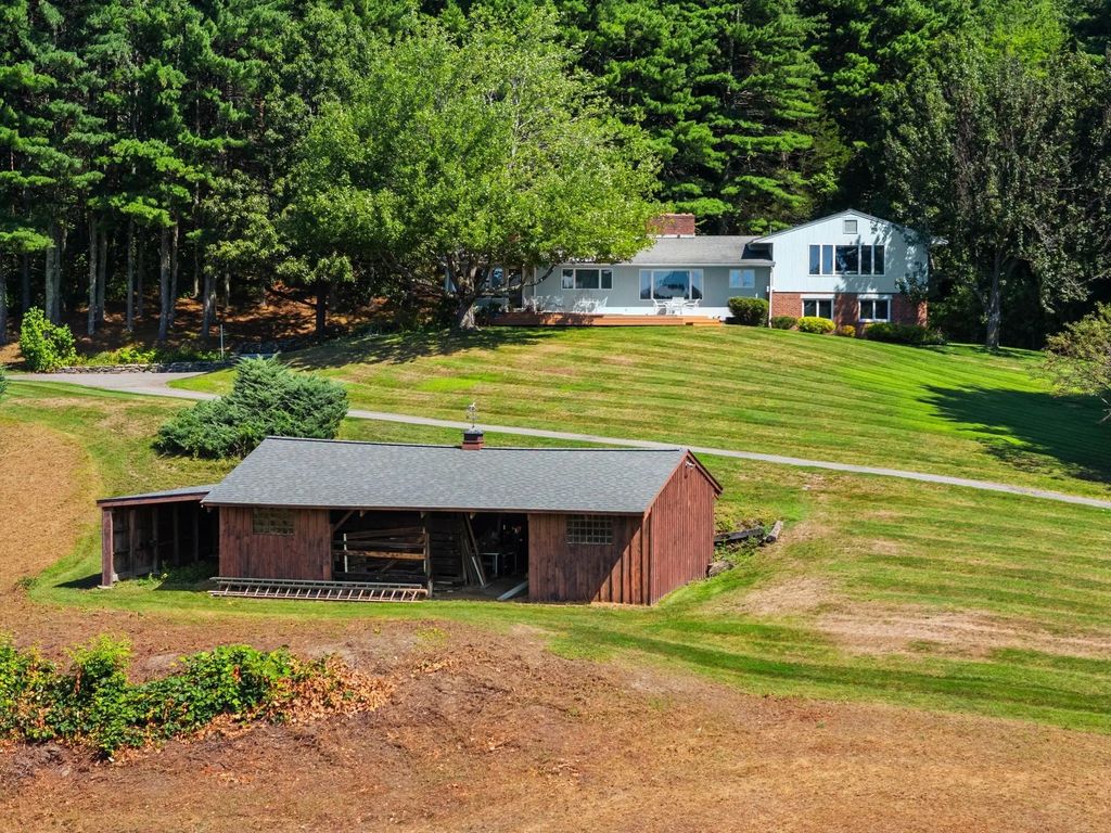 163 Indian Hill Rd, Groton