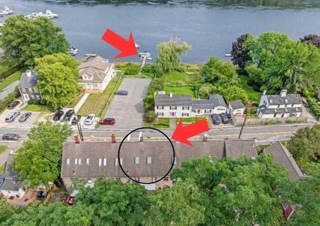 31 Merrimac St #31, Amesbury