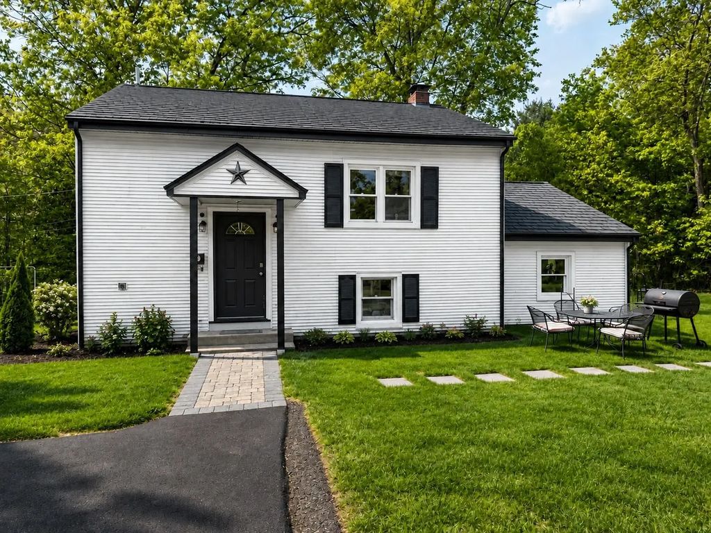 137 Pierce St, West Boylston