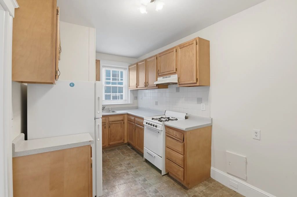 17 Greenleaf Street #12, Quincy